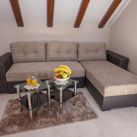 Apartment Niko Kastel Stari Kaštela Rom bilde