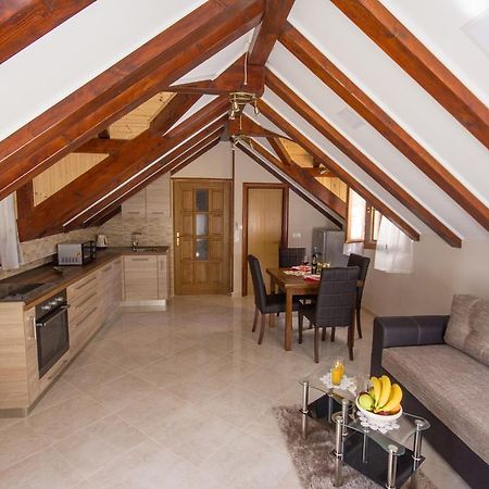 Apartment Niko Kastel Stari Kaštela Rom bilde