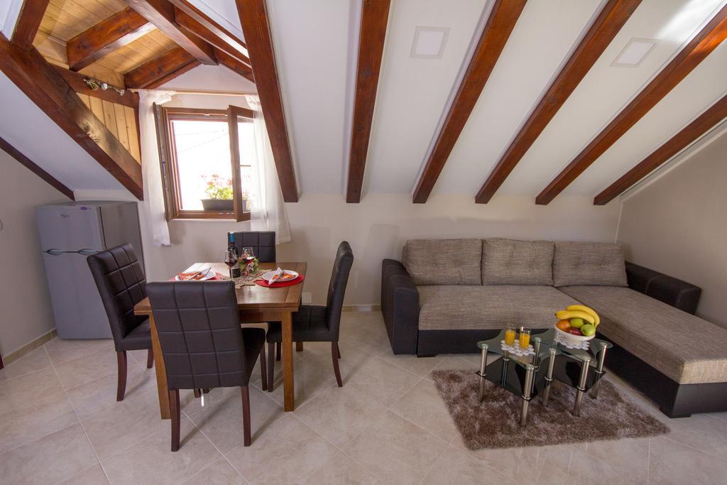 Apartment Niko Kastel Stari Kaštela Rom bilde