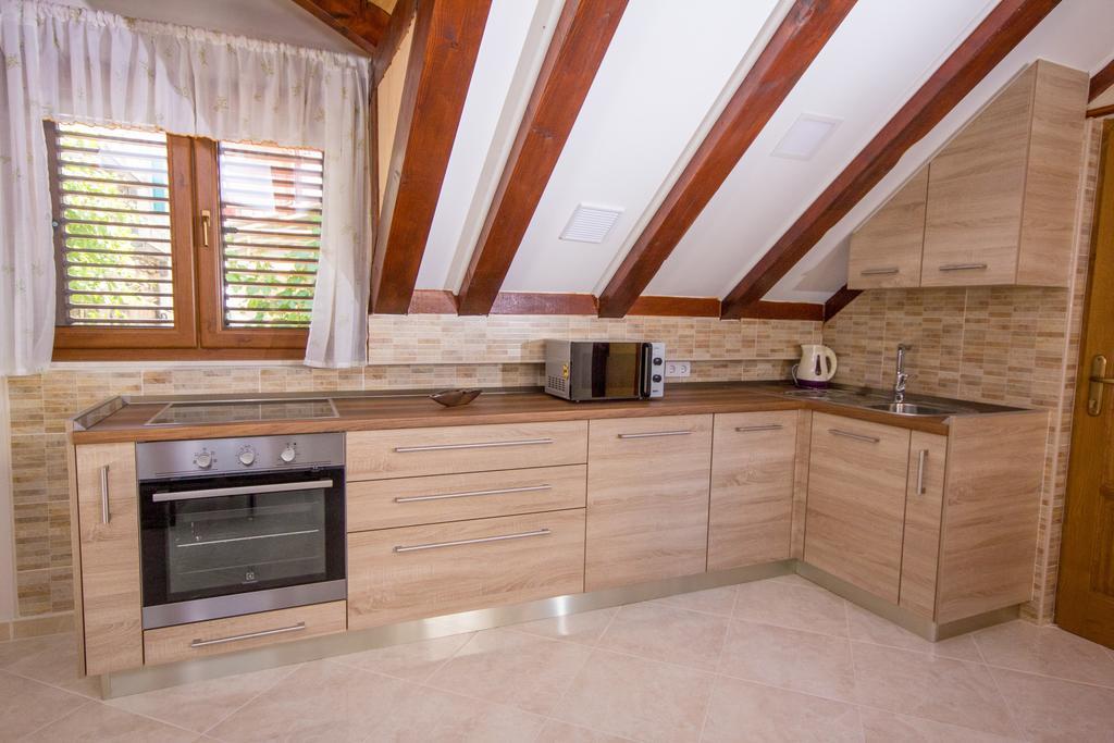 Apartment Niko Kastel Stari Kaštela Rom bilde