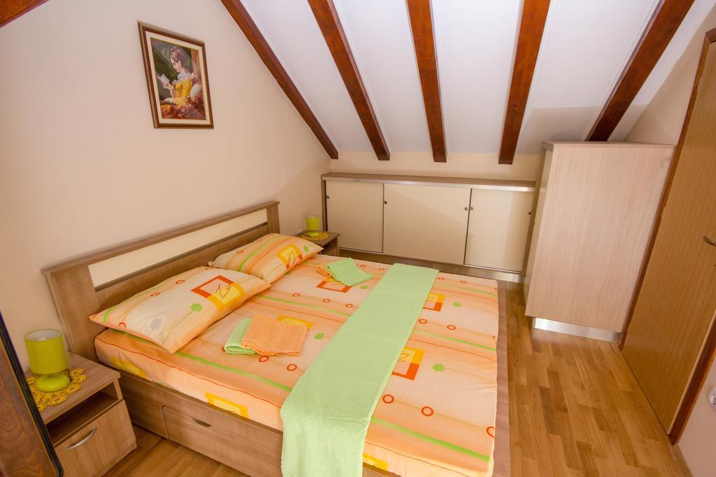 Apartment Niko Kastel Stari Kaštela Rom bilde